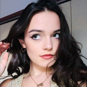 Meet your Posher, Ella